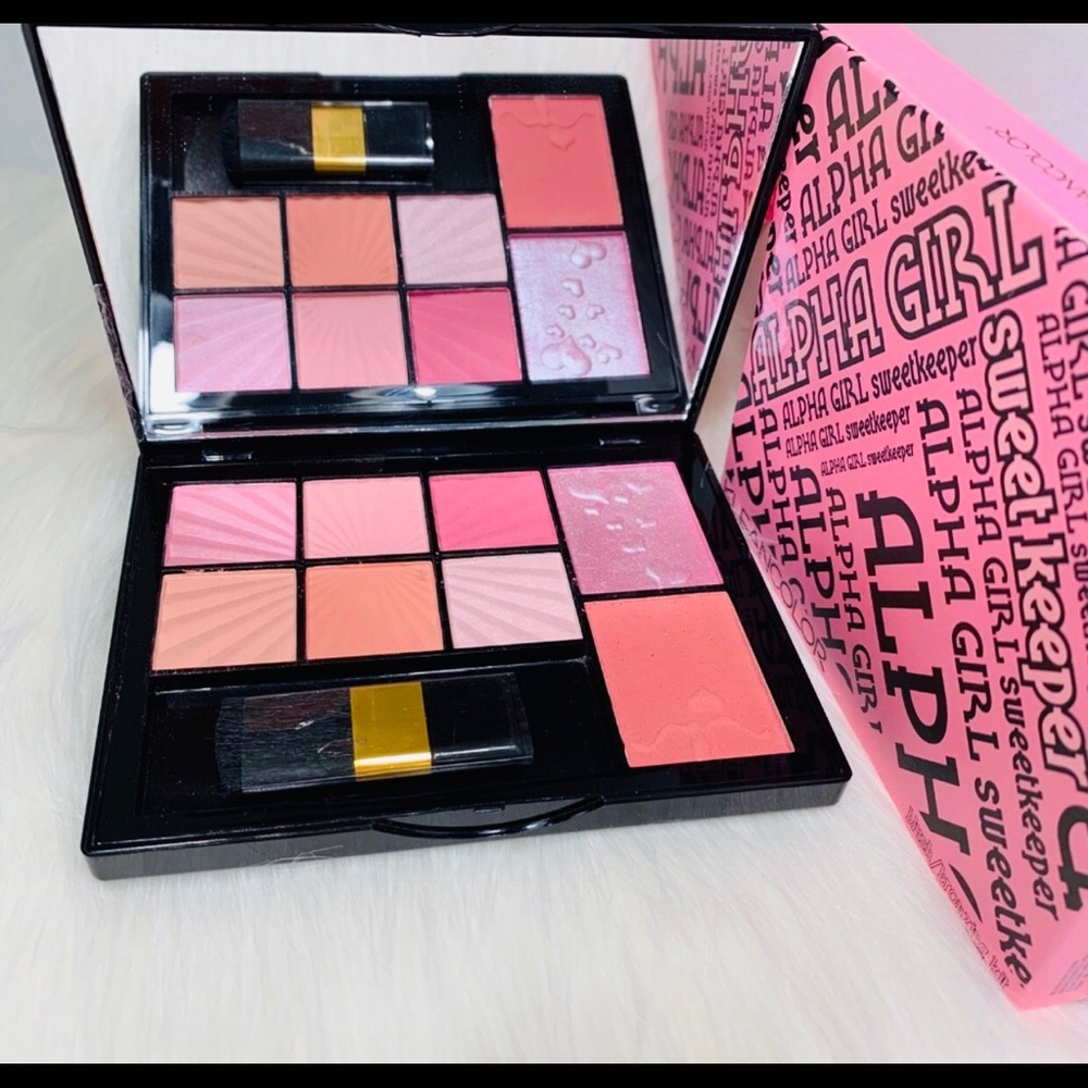 ALPHA GIRL. Blush & bronzing kit💄💋